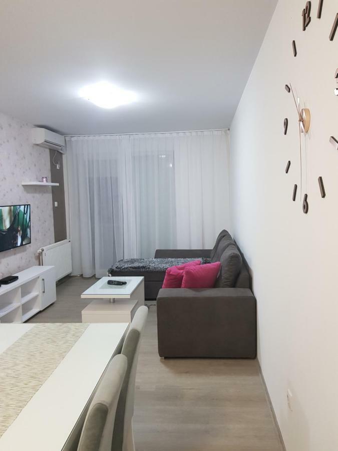 Apartment Gea 18 Novi Sad Exterior foto